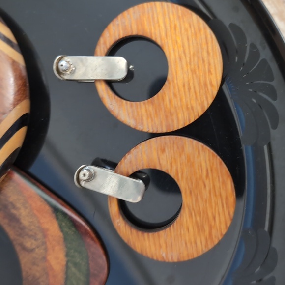 Inlaid Wood Carved Bracelets (2) and Inlaid Door Knocker Earrings Hand C… - Picture 6 of 8